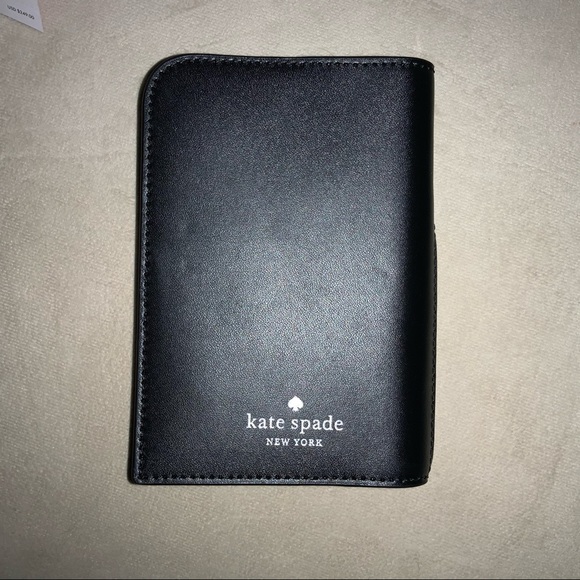 Kate Spade leather passport/ wallet - Picture 5 of 8